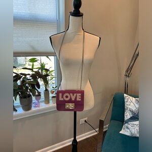 ✨Furla (NWOT) Small chain crossbody bad
LOVE $380!